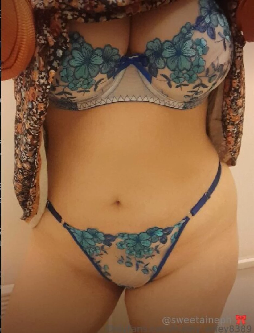 I m an amateur busty 5 2 uk housewife and milf join me for sexy videos part 1 