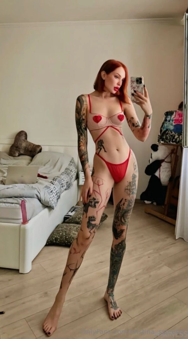 Beautiful redhead red_lina has incredibly long body ask her and part 281 