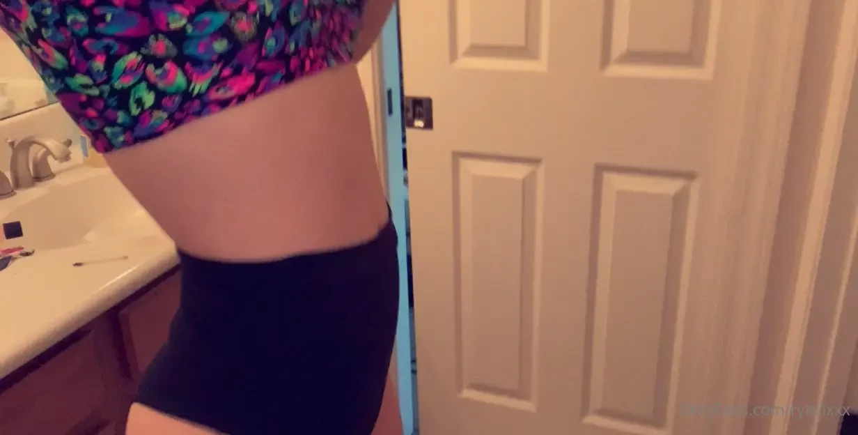 Wish i was dressing half naked for a festival rave right now comment 