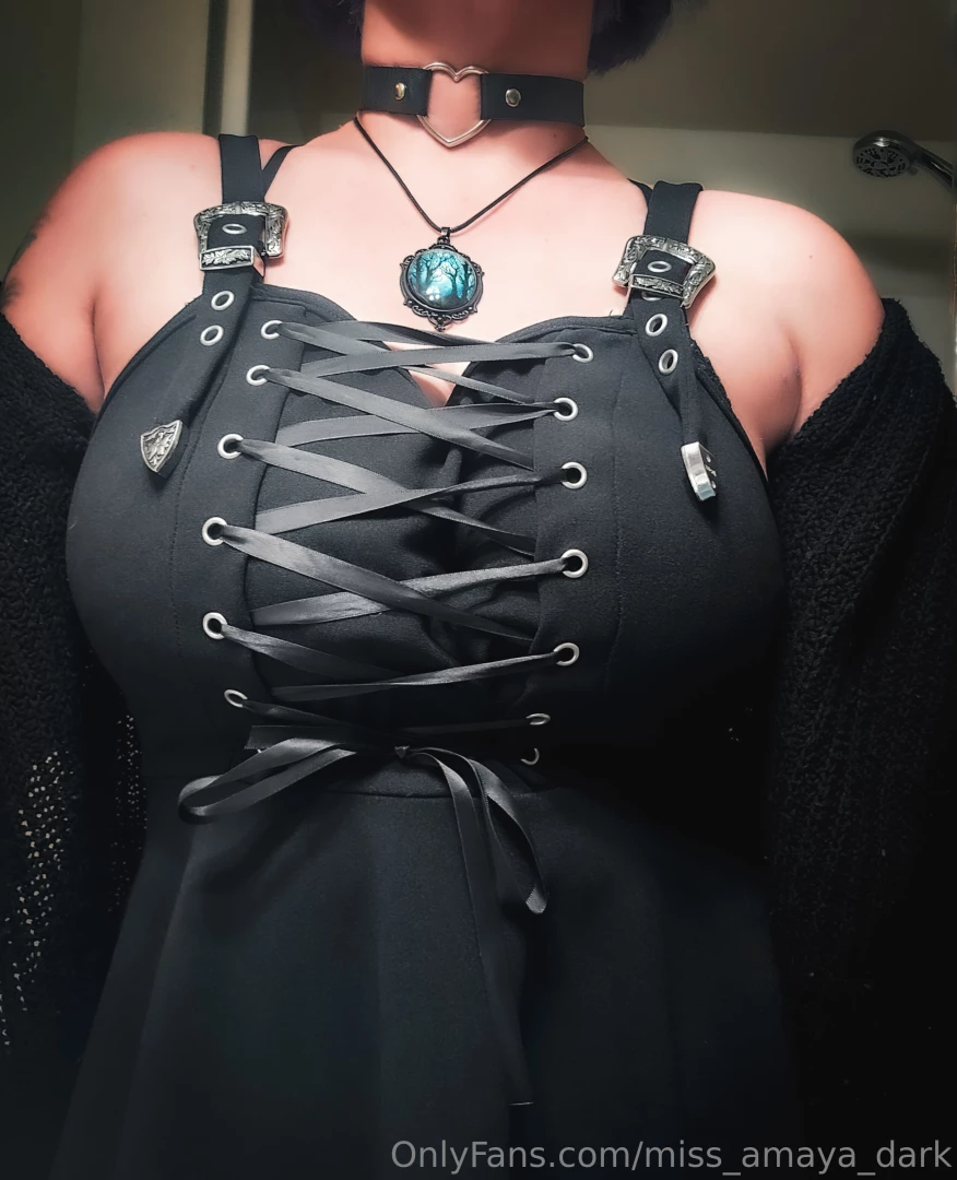 If you were on my vip you would be looking at my boobies inside a 