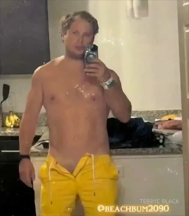 Beachbum2090 gamer former athlete and socialite follow my daily life 