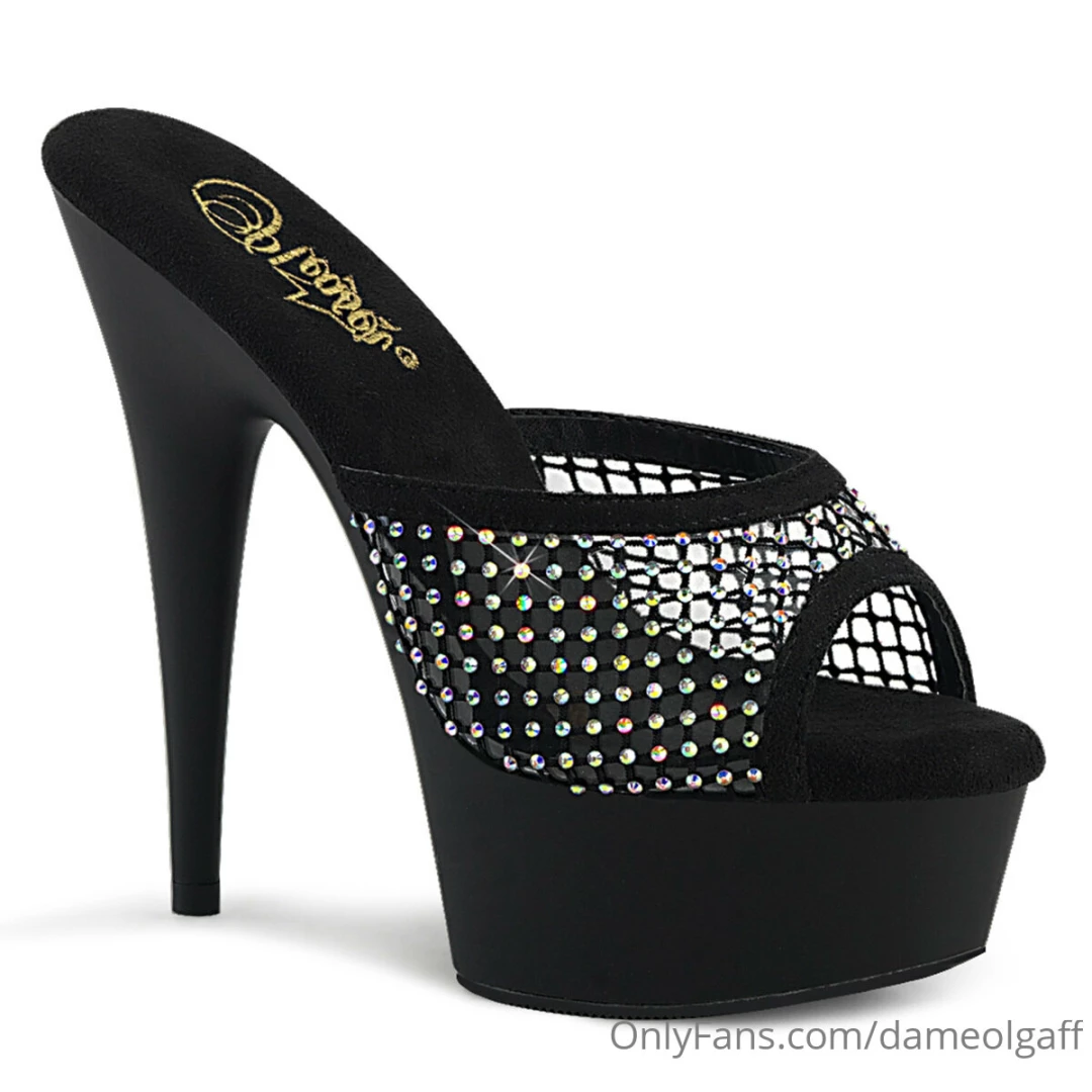 I hope you guys are great i d like to buy this new pair of shoes if 