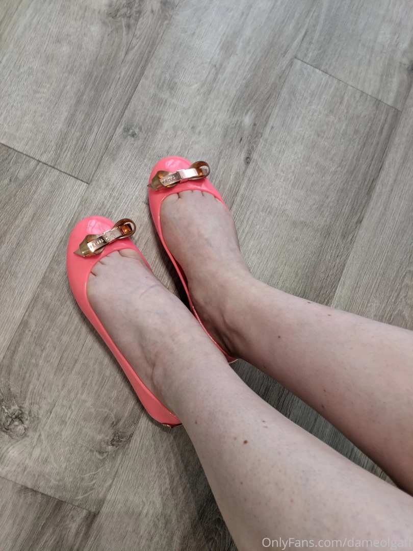 I m sweating hard in these jelly ballet flats part 3 