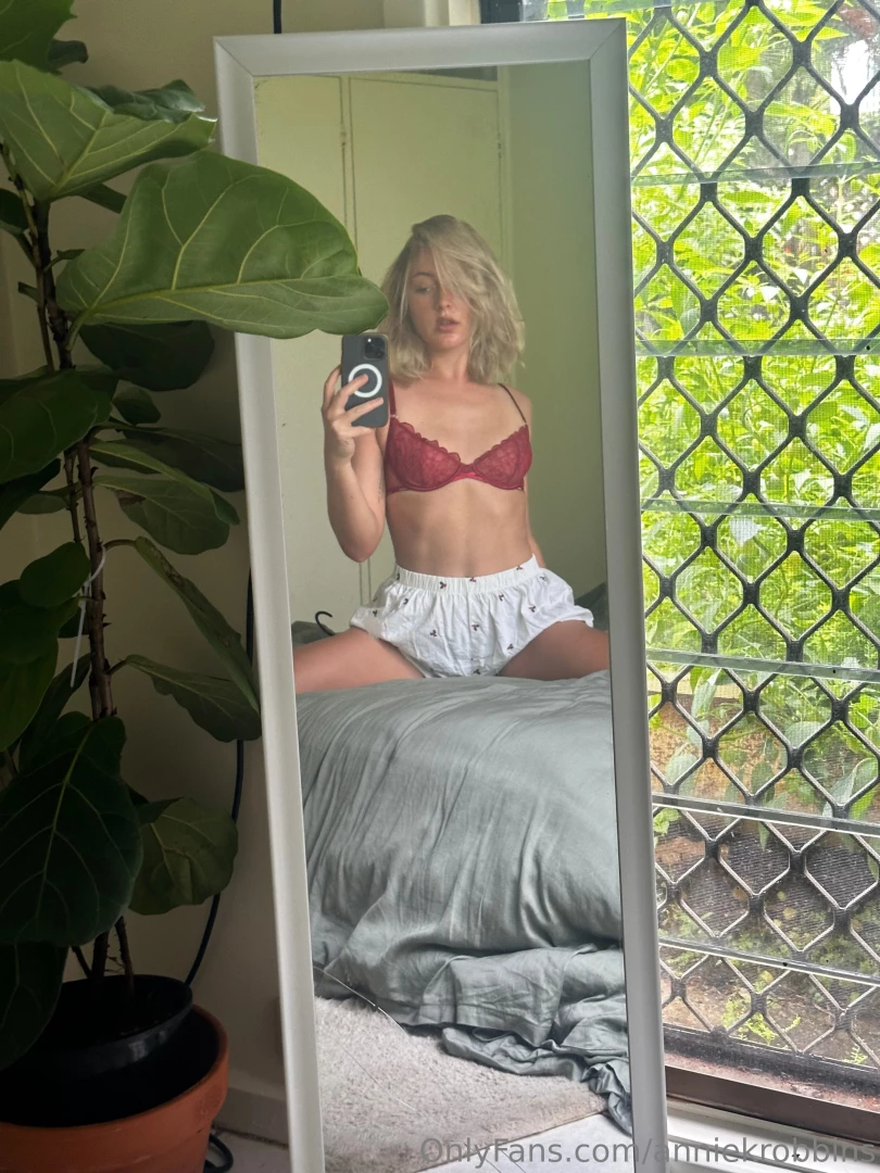 Just filmed some sexy v-day content and i m picking a few people to part 2 