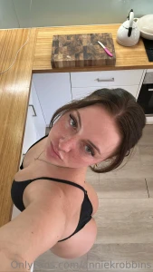 What are you lookin at x