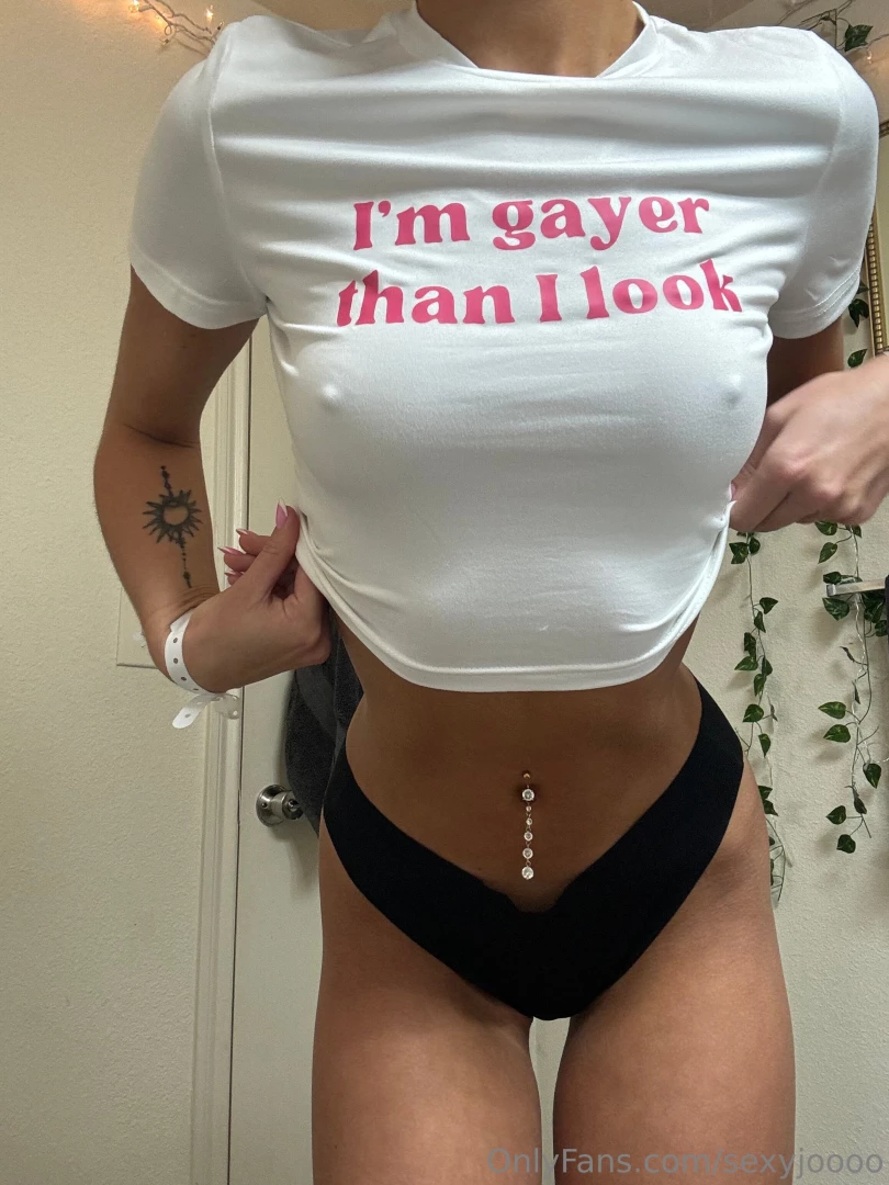 I promise you re gonna wanna see what the back of these panties say 