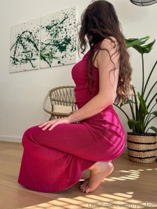 A women dressed like this she never has to pay for her own drinks when part 2
