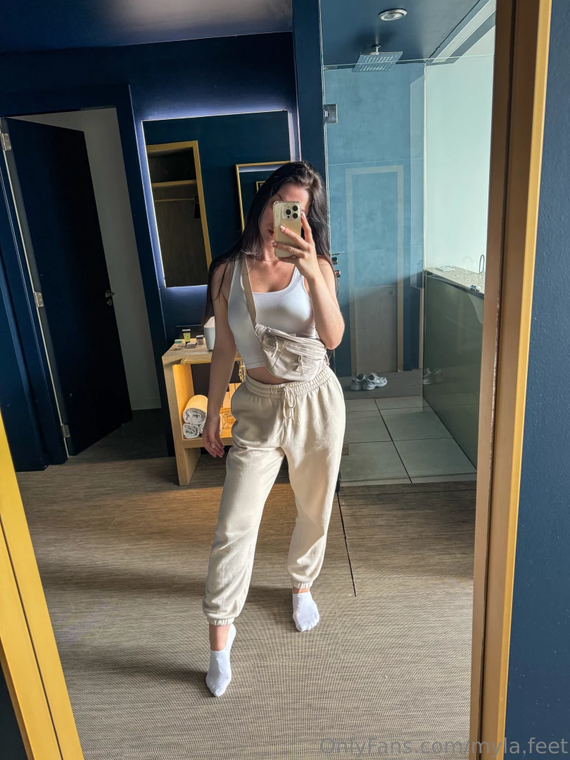 Undress me while i take my flight back home yes this is the outfit im part 1 