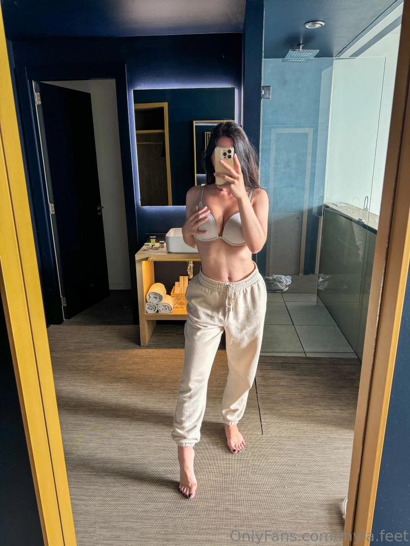 Undress me while i take my flight back home yes this is the outfit im part 2 