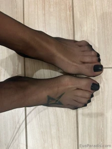 Titty tuesday is cool but can we start enjoying toe tuesday instead