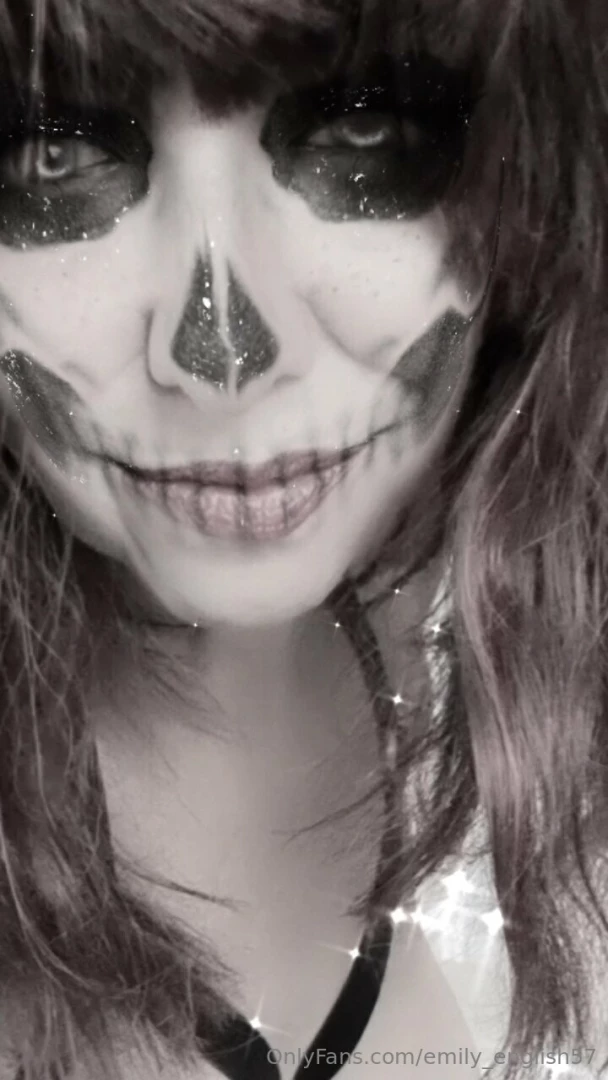 Come here give us a kiss 