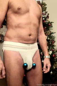 The caption is too easy i m not even gonna bother but feel free to