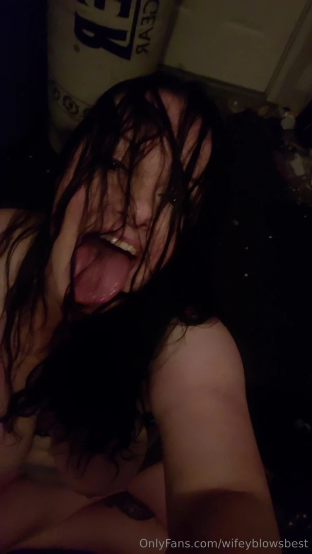 A wild cumslut is approaching 