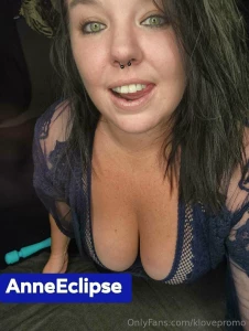 Anneeclipse go give this busty beautiful woman a follow