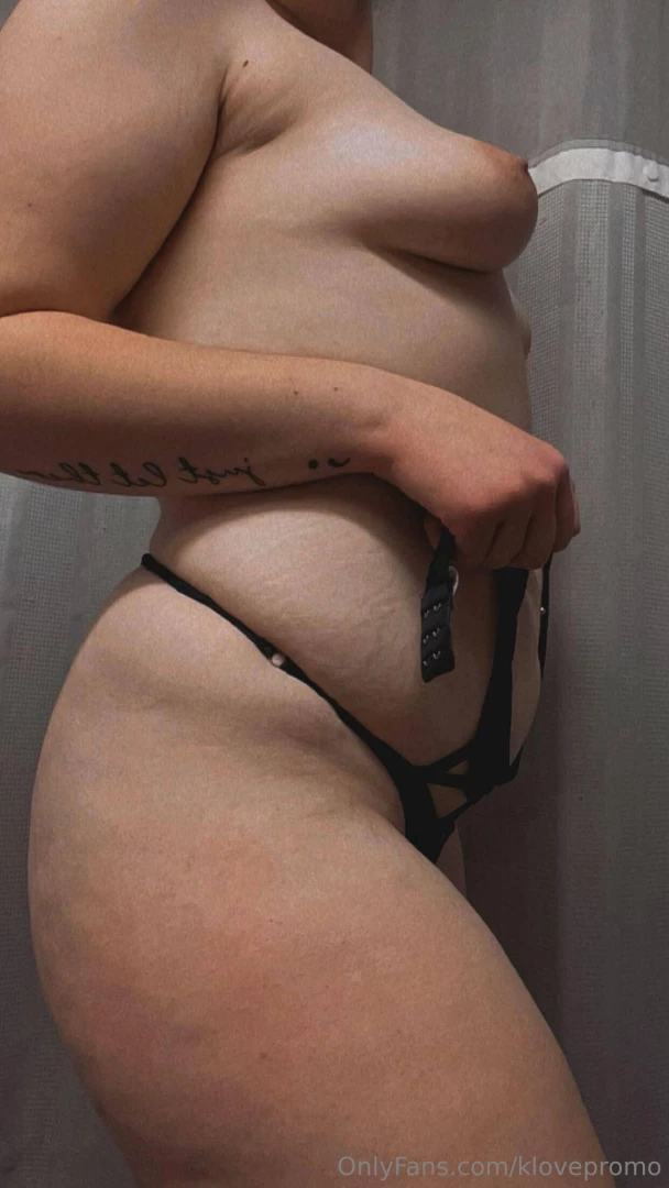 Go and follow the lovely and gorgeous st0ner_babe2825 part 1 