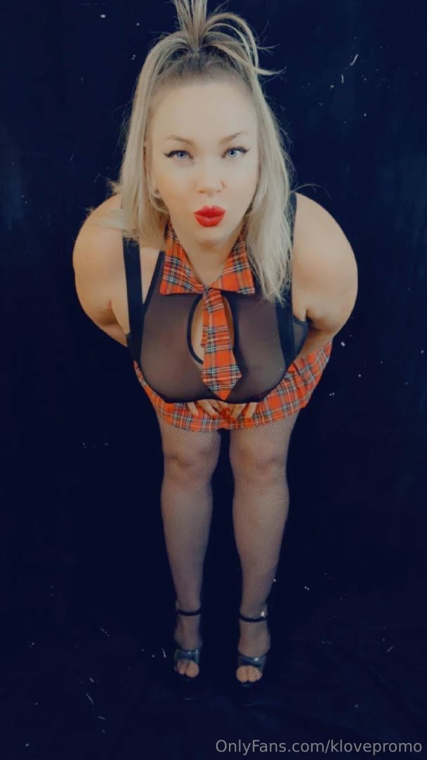 Bustyannarosexxx part 2 