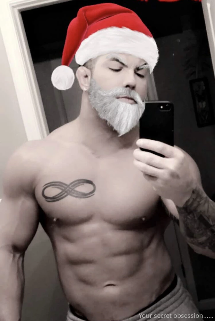 Merry xmas and happy holidays from your sexy swolie claus if i hit my 