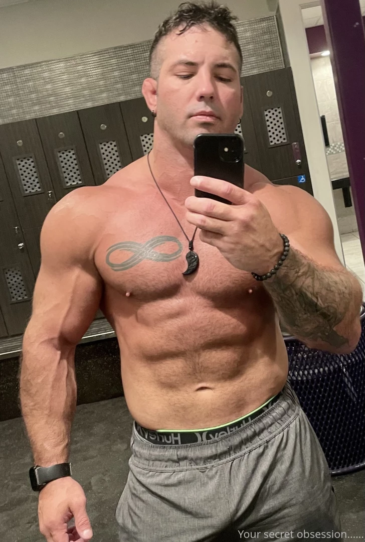 Here is the token gym selfie of the day buy the post to lose the 