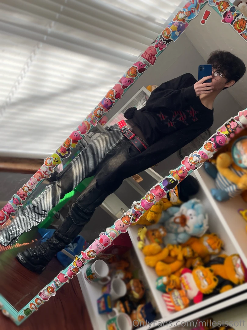 Swipe to take off the pants gt _ lt 