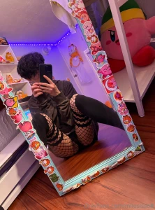 Swipe to pull the tights to the side 3 part 1