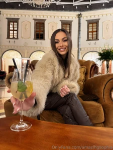 You me dinner what would you pick up to eat and why answer to my dm