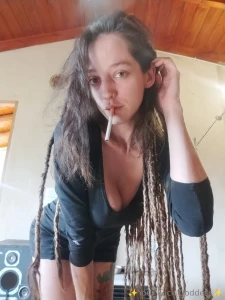 Hi i am missdreadfox smoking dreadlock goddess yours maybe only if you