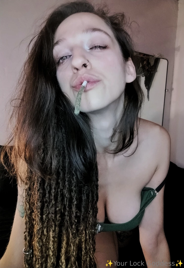 With this pretty face you will never guess what porn i like 