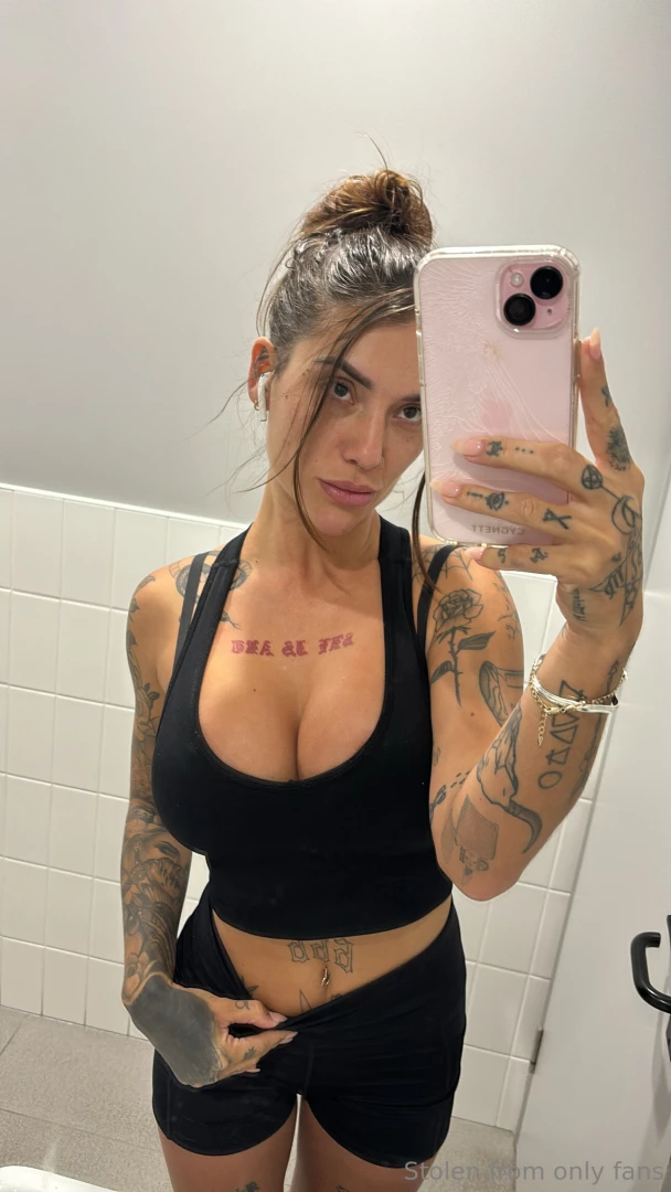 My pussy s calling for your cock 