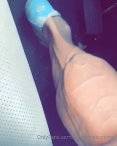 Big calves who s worshiping them comment below for a worship vid