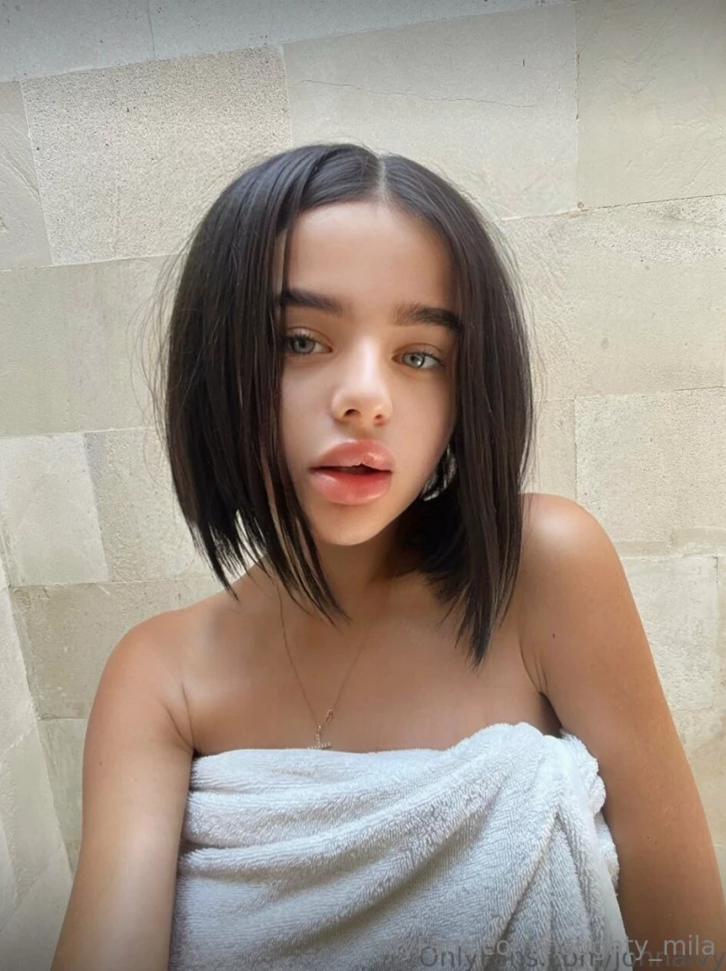 Emmasweety_4u is wet right now free subscription only now she wants to part 122 