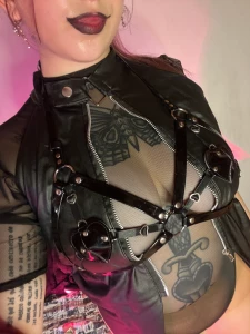 Cum to see my harness outfits with leather and body panthyhose feel it