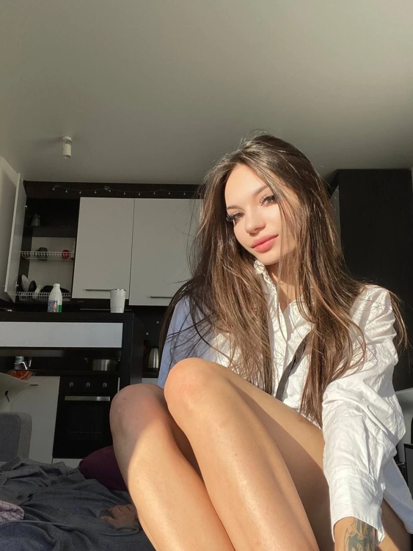 Slow mornings with sunshine and cozy vibes nothing beats the comfort 