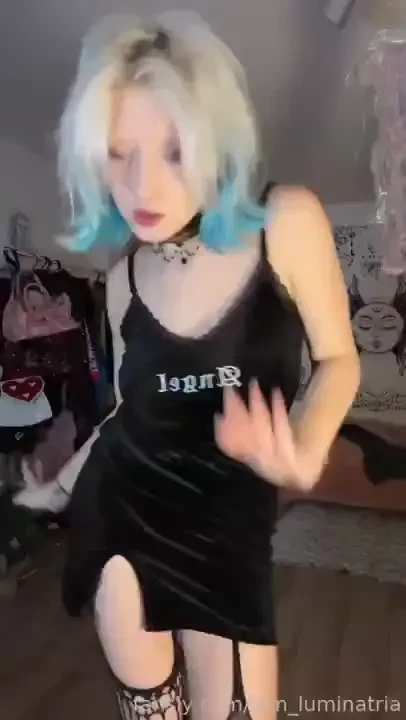 Why is everyone keep looking at me when i wear this dress fyp 18 teen 