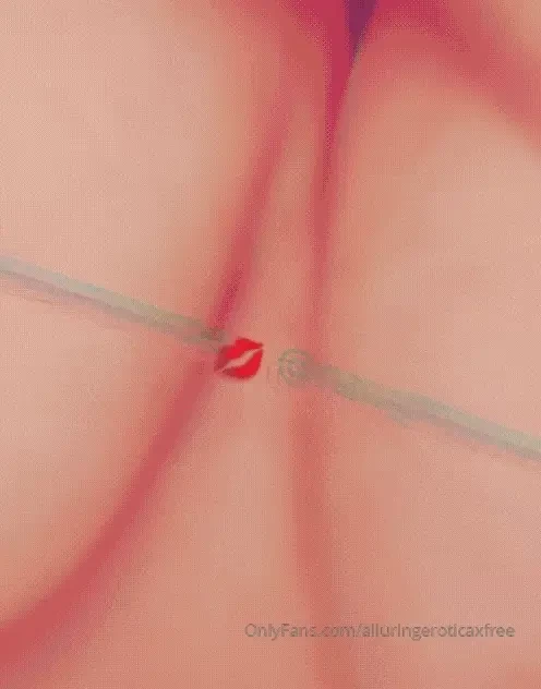 Happy titty flash tuesday from my friends alessiaaa18 