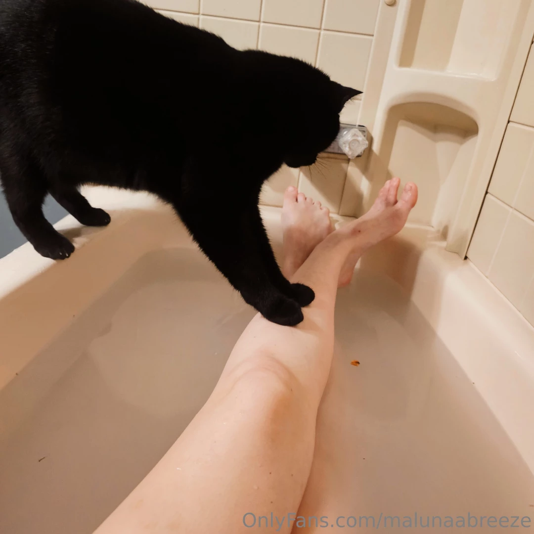 Kitty likes the bath part 2 