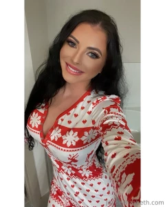 End your night with my smile and wake up thinking of me