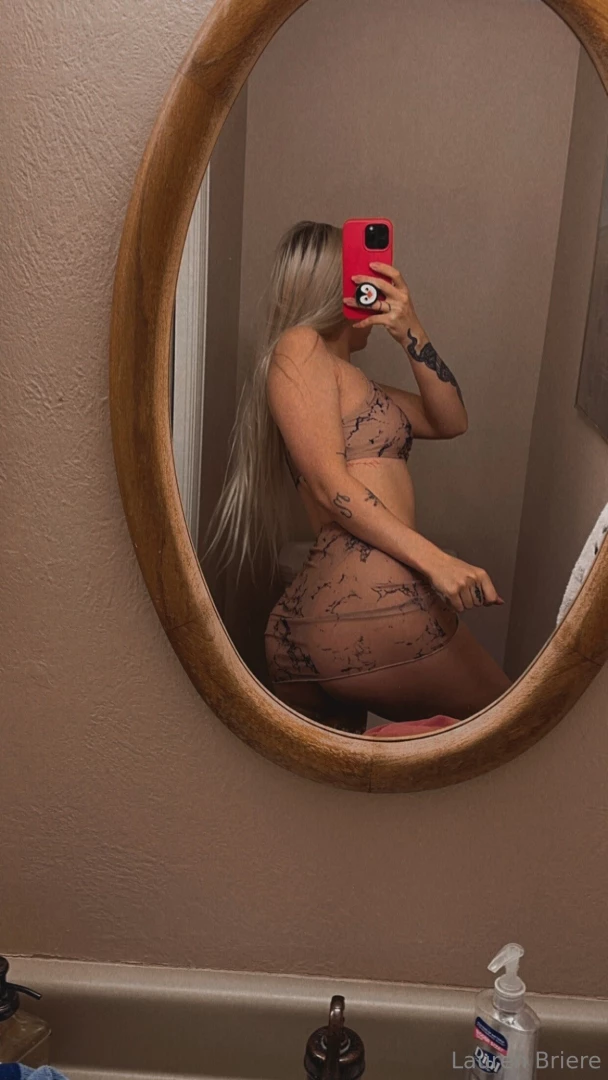 This swimsuit is so cute 