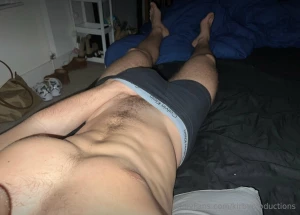 I know you wanna see what s under here