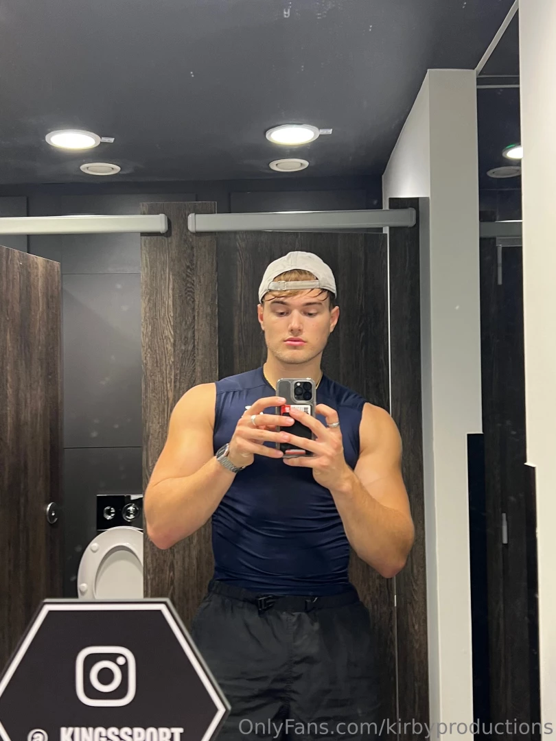 Got something a little cheeky waiting for ya x https onlyfans com 