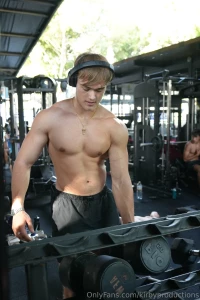 I m waiting for you in my dm s on my exclusive page with a free pic part 1