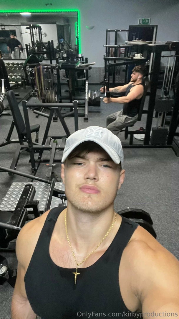 Feeling some type of way right now talk to me on my main account and 