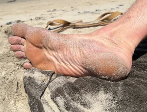 Feets at the beach