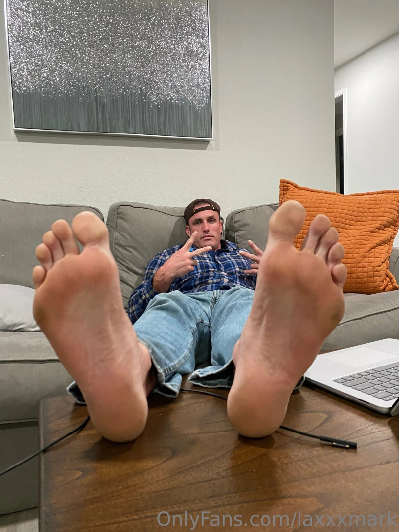 My first foray into the footmaster slave fantasy was a fantastic and part 3 