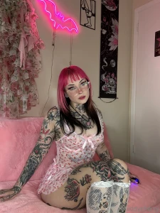 Sit pretty i d rather sit on your face