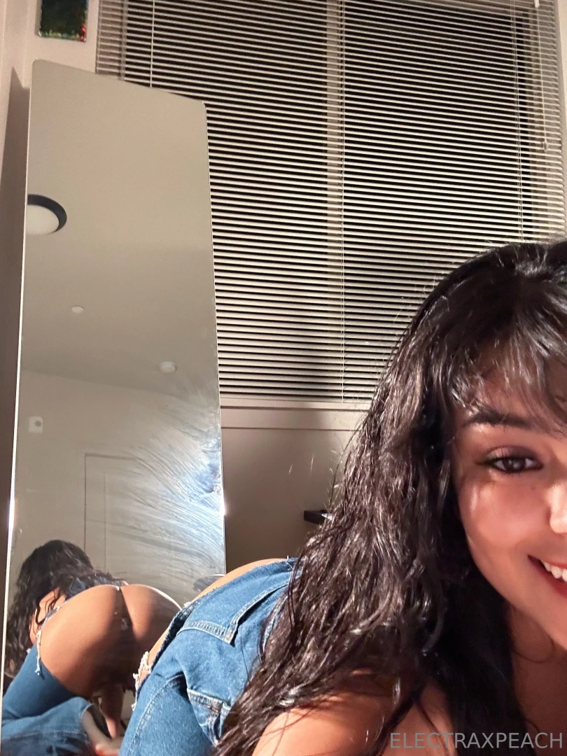 I loved ripped jeans lol part 1 