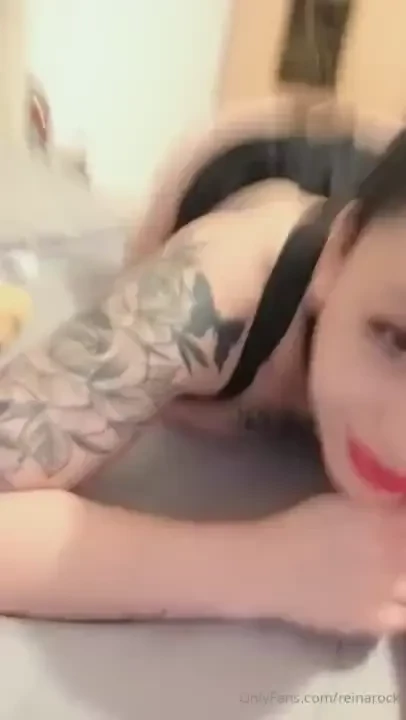 I m waiting for you in a little skirt and on all fours so you can fuck 