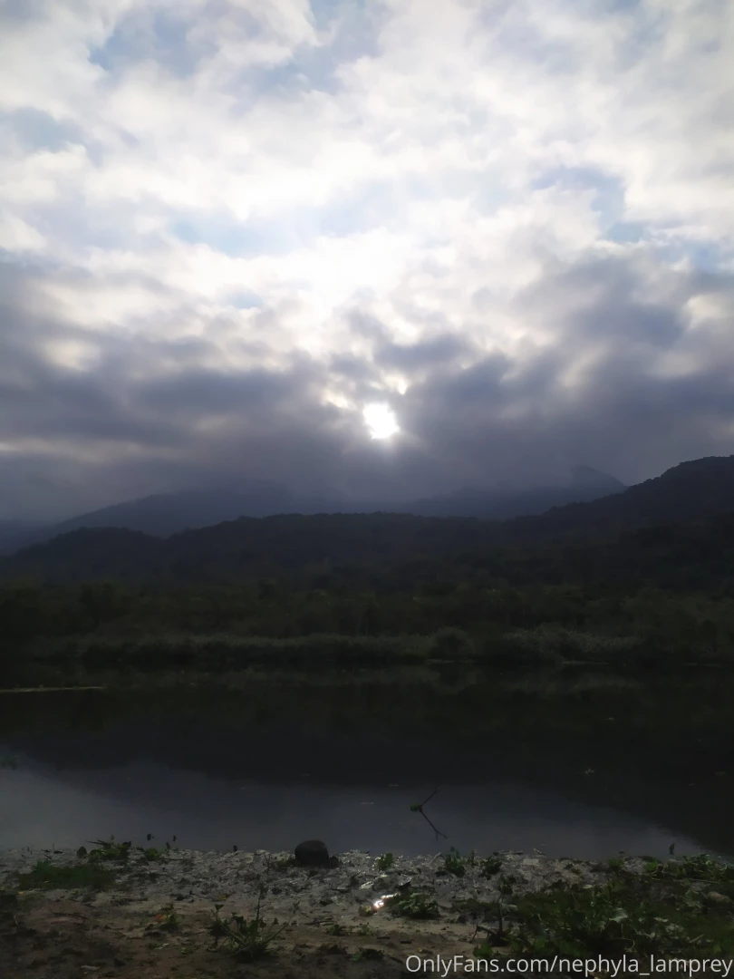 Just a little flash video by the water i m thinking of getting a new part 4 