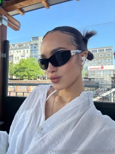 I took the red candy and ended up here in your fantasies so are you part 1