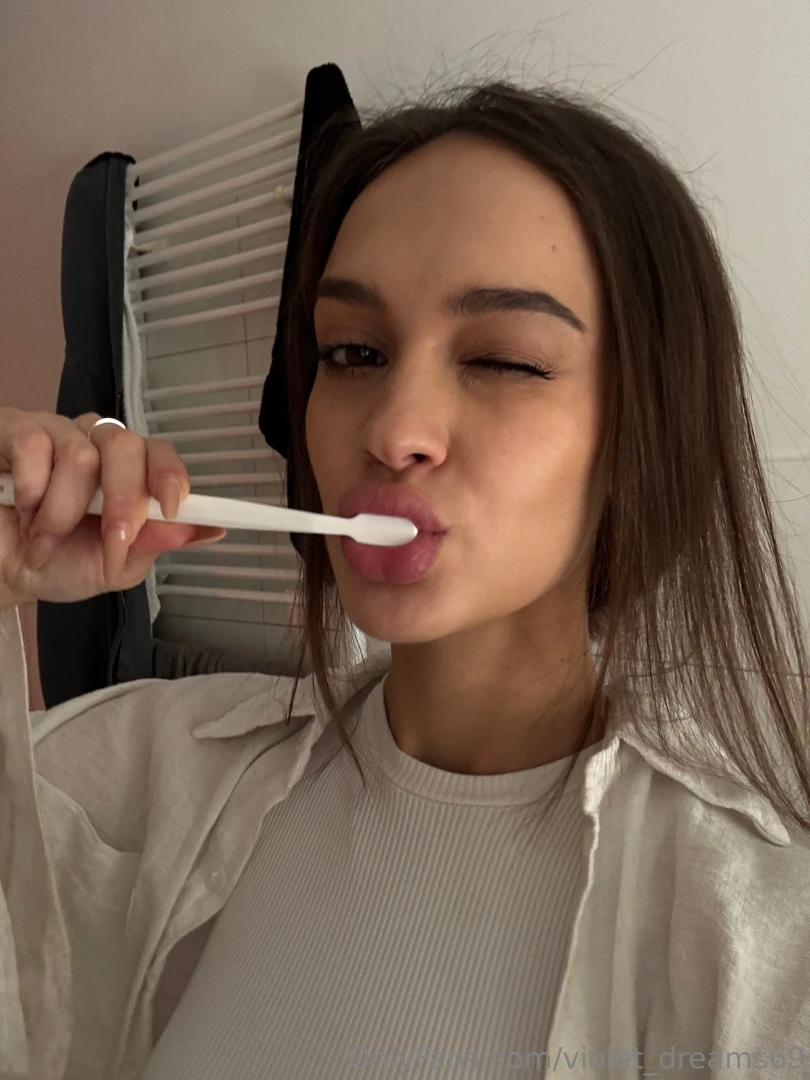 Will the taste of toothpaste or your dick be in my mouth tonight 