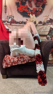 Christmas cloud twerking clip gif